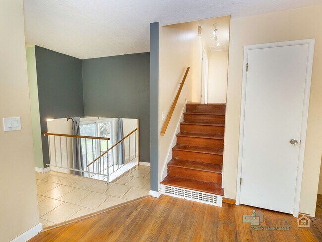 Building Photo - Beautiful 4 Bedroom Home