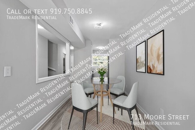 Building Photo - 713 S Moore St