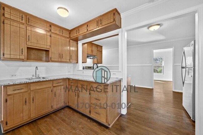 Building Photo - Beautifully renovated 3 bedroom house in Tucker, GA!
