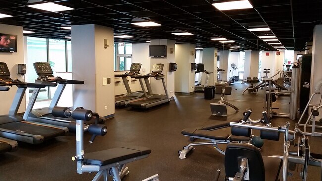 Building Photo - 222 N Columbus Dr