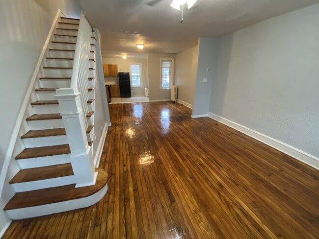 Building Photo - 1611 Woodlynne Ave