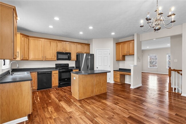 Building Photo - 704 Park Plaza E