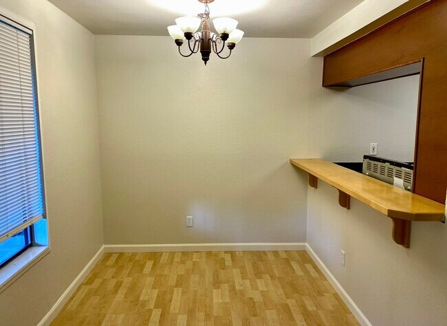 Building Photo - 12736 NE 116th Ln