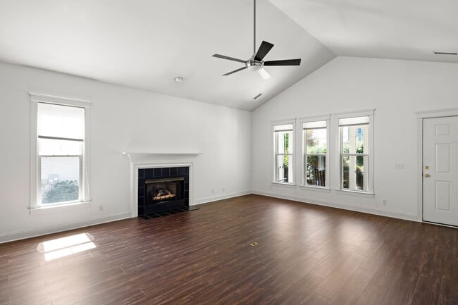 Building Photo - House in Biltmore Park!