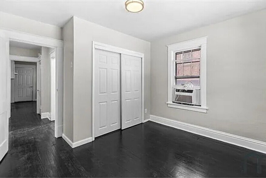 Building Photo - 5415 Hamilton Ave