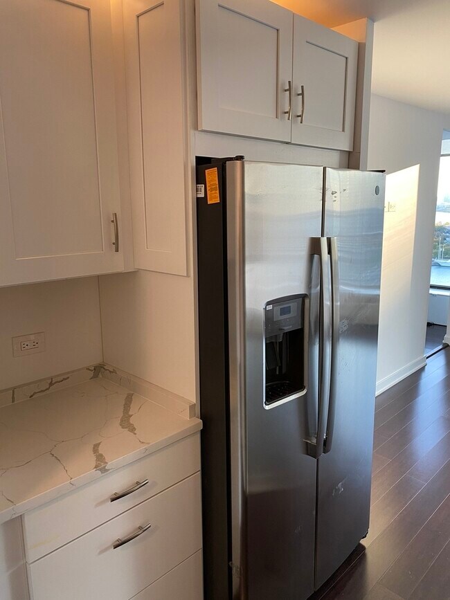 Building Photo - 505 N Lake Shore Dr