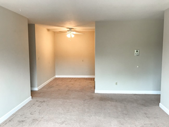 Building Photo - 2223 E Belleview Pl