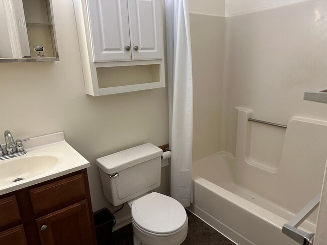 Building Photo - Radford; Three Bedroom, Two Bath partially furnished Townhome available now