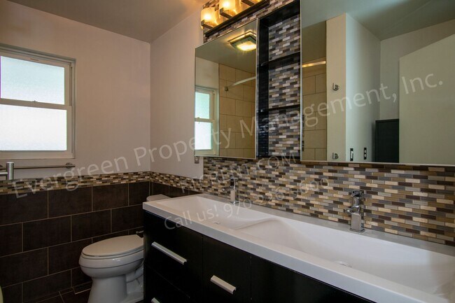 Building Photo - Beautifully Updated Home in Old Town!