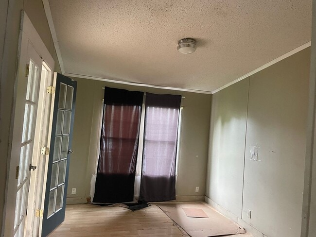Building Photo - 5 Bedroom, 3 Bath 2,128 sq ft Doublewide T...