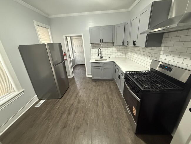 Building Photo - 1006 Spruce St