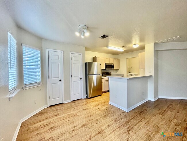 Building Photo - 856 Sagewood Trail