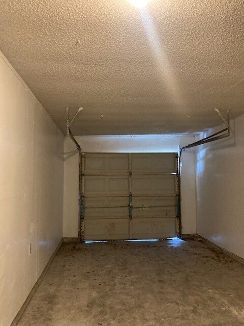 Building Photo - 5606 Thrush Dr