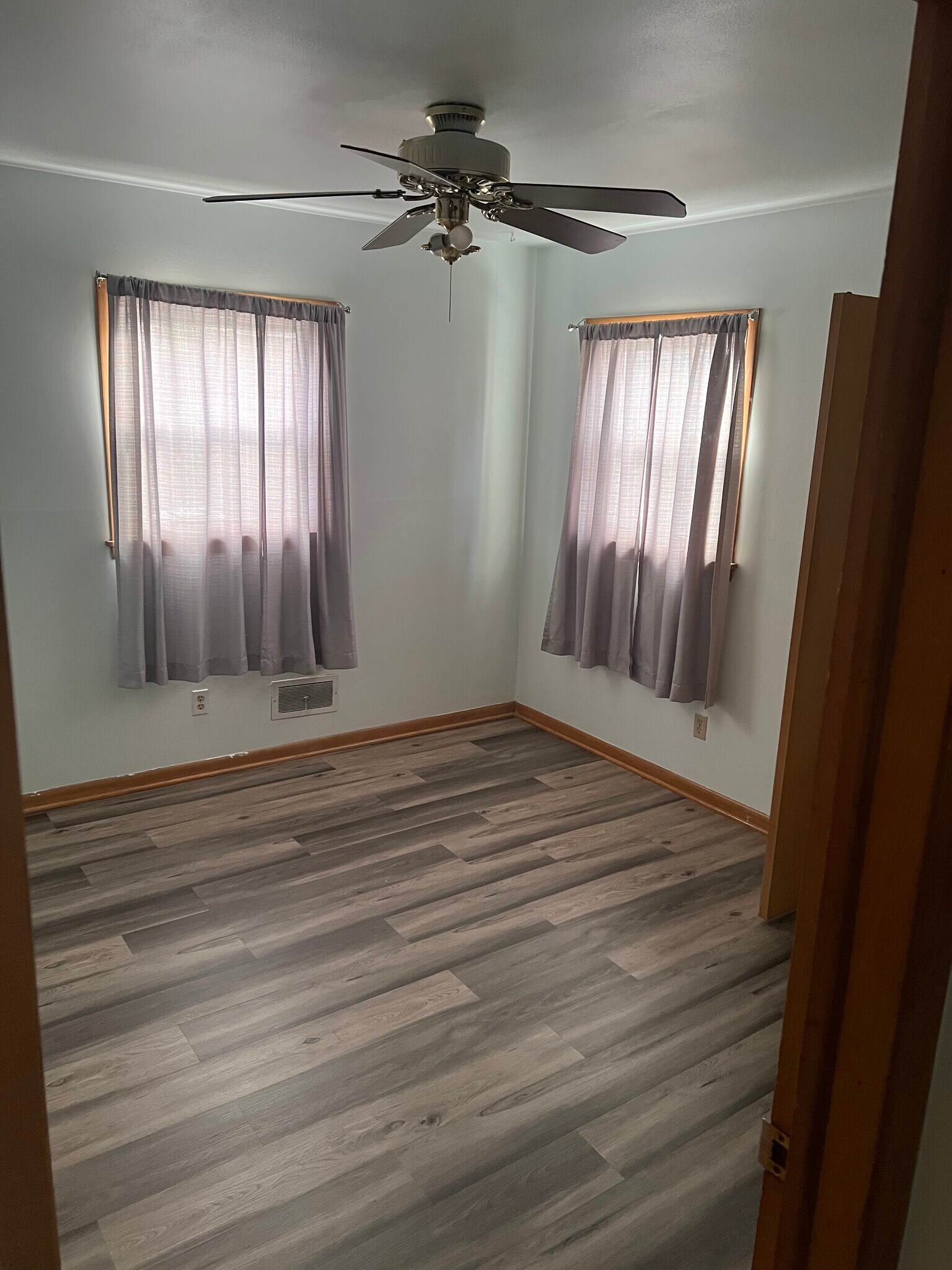 Building Photo - 6654 W Constance Ave