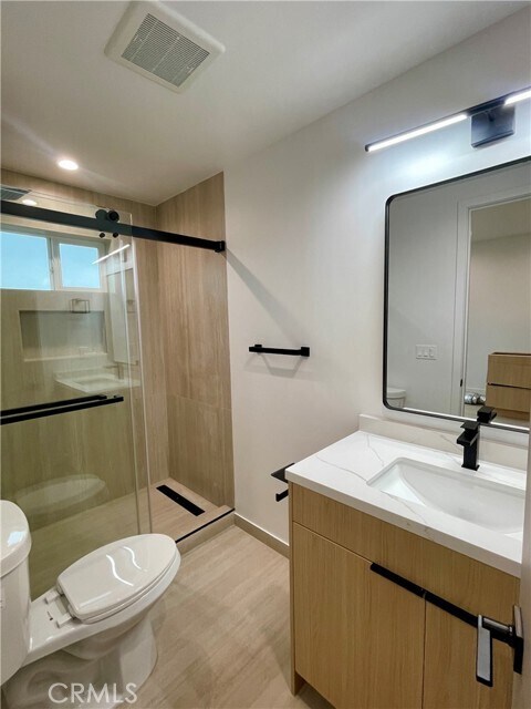 Building Photo - 613 W 41st Pl