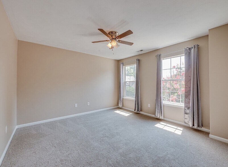 Building Photo - 906 Bellgate Ct