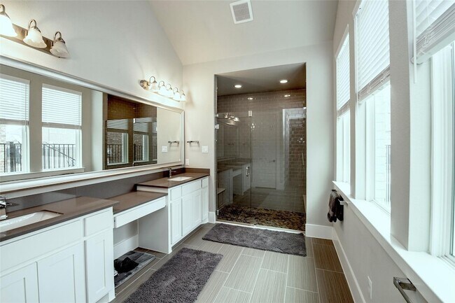 Building Photo - 6812 Royal Liverpool Dr