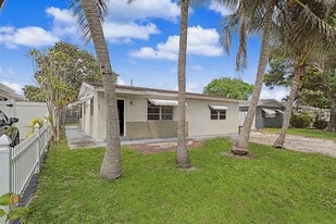 Building Photo - 301 SE 21st Ave