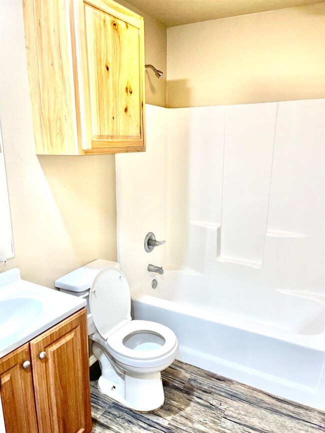 Building Photo - 2613 Globe Ave