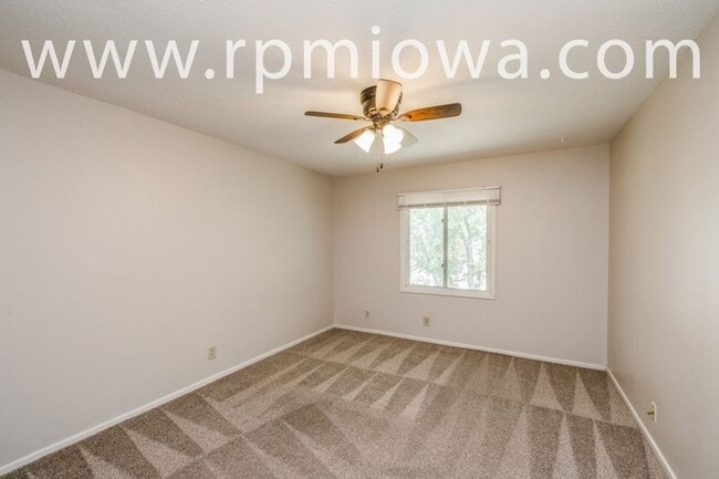 Building Photo - $500 off First Month!! 2 Bedroom, 1 Bath Condo in Ankeny