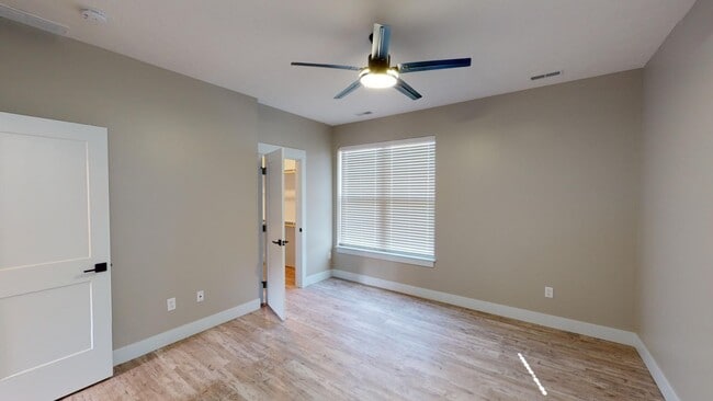 Building Photo - Spacious 3-Bed Carriage House in the Heart of Prairie District