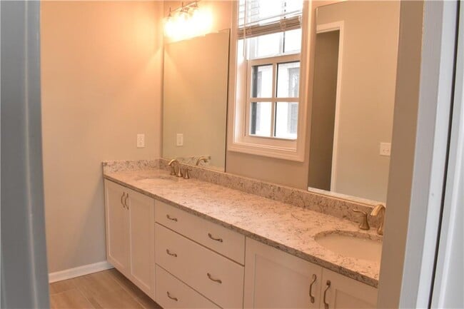 Building Photo - 225 Britten Pass