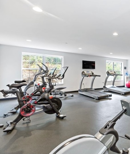 Building Photo - 10 Byron Pl