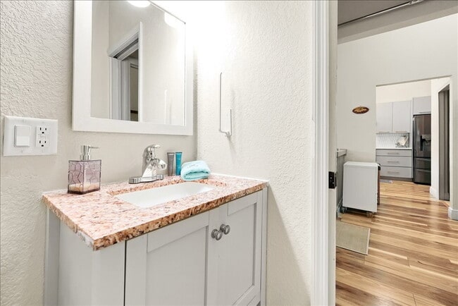 Building Photo - "ALL UTILITIES INCLUDED & Fully Furnished! Stunning 4-Bed, 3-Bath Townhome in Haines City"