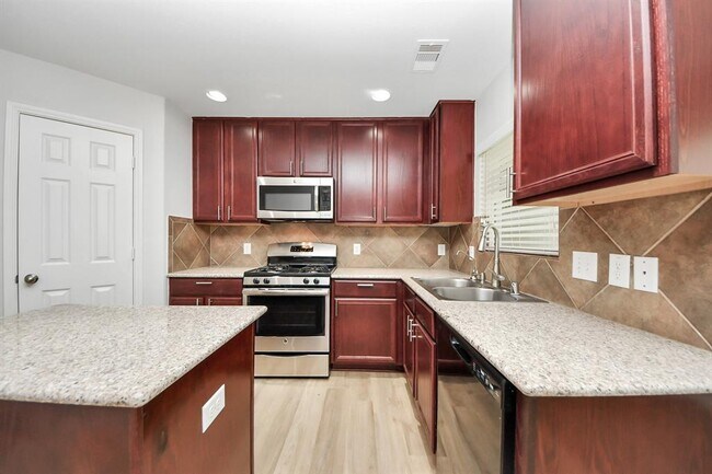 Building Photo - 15218 Taos Creek Ct