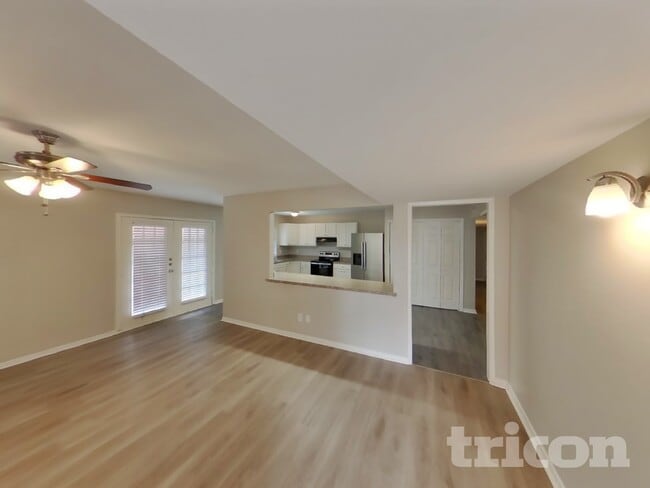 Building Photo - 4114 Hartford Dr