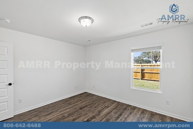Building Photo - 700 Short Leaf Ln