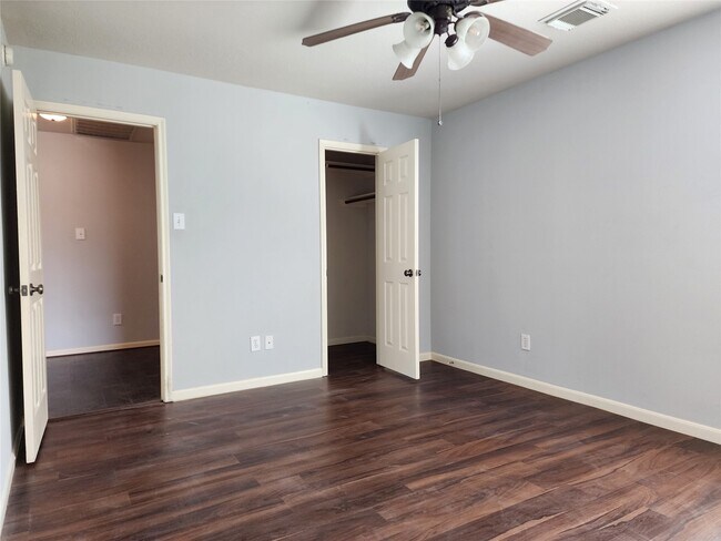 Building Photo - 16935 Jelly Park Stone Dr