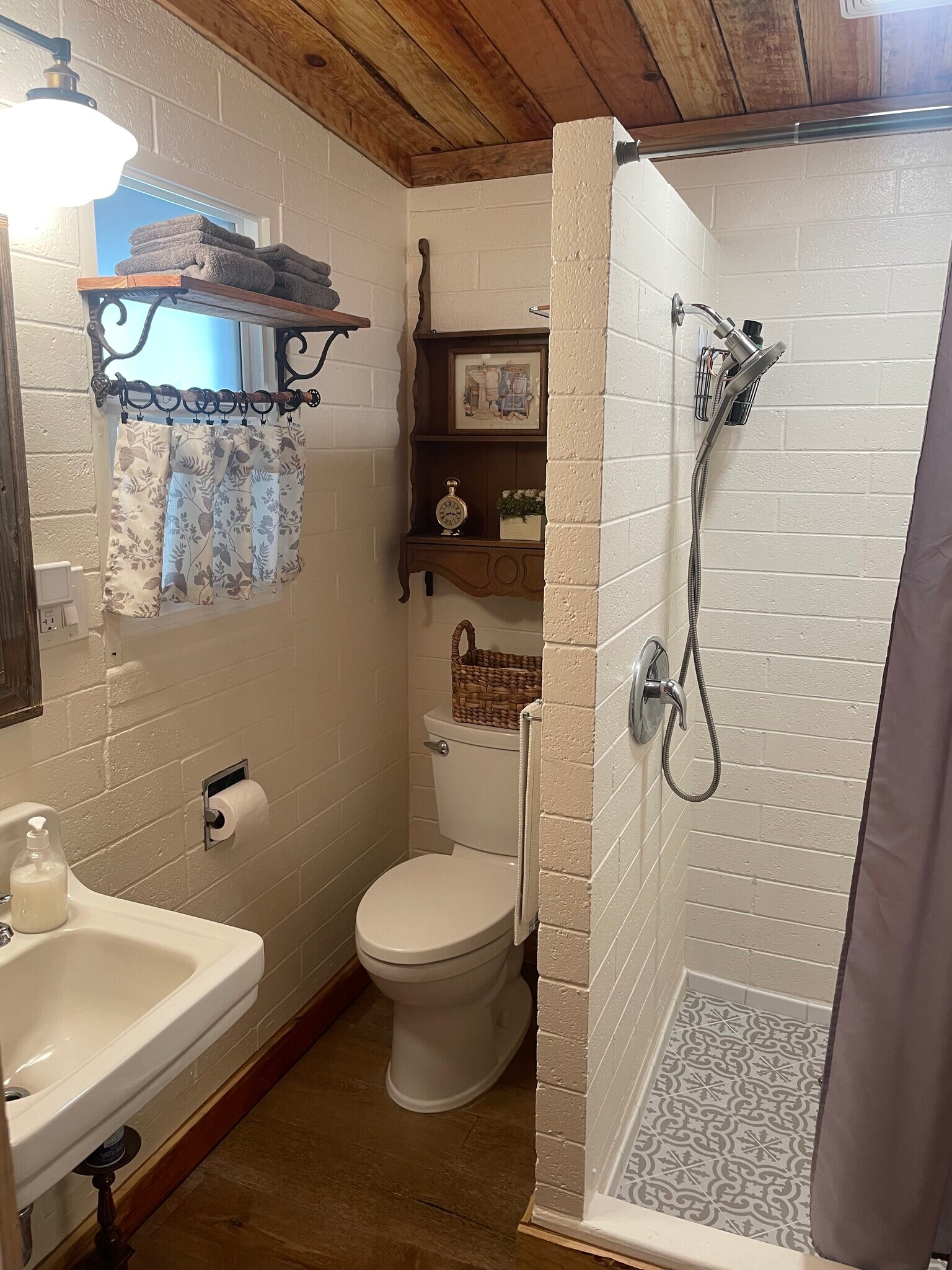 Bathroom - 1430 Sunshine Trl