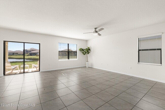 Building Photo - 1854 Capital Dr