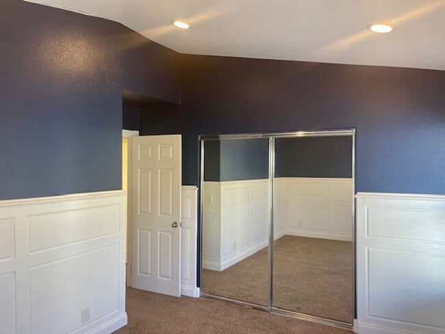 Building Photo - Great Escondido Rental