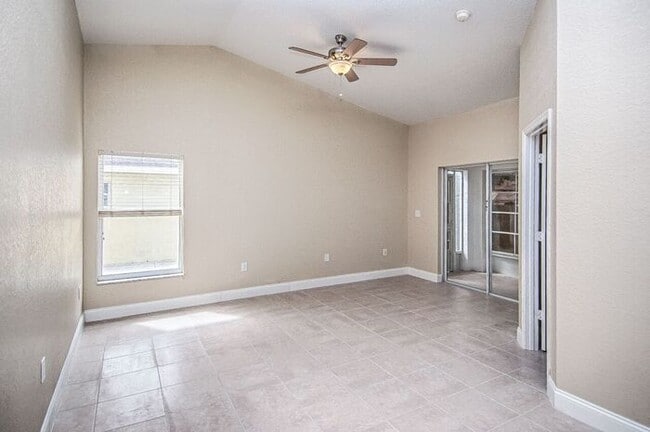 Building Photo - 6553 Shepherd Oaks St