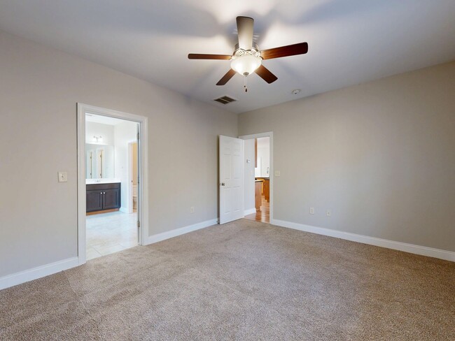 Building Photo - 176 Garrett Dr