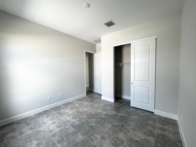 Building Photo - 15192 Wildwood Cir