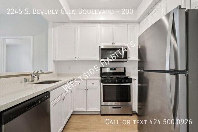 Building Photo - 2245 S Beverly Glen Blvd