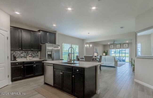 Building Photo - 111 Ash Breeze Cv