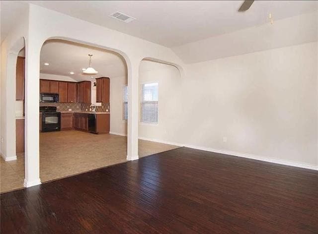 Building Photo - 1516 Grassy View Dr