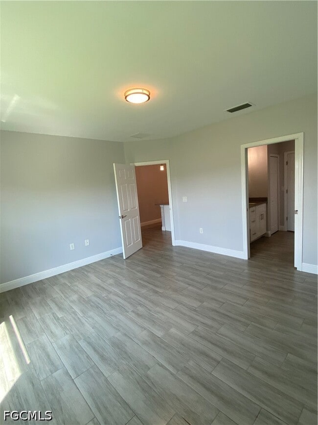 Building Photo - 2215 Hogan Dr