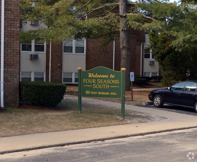 Four Seasons South Warwick, RI Apartment Finder