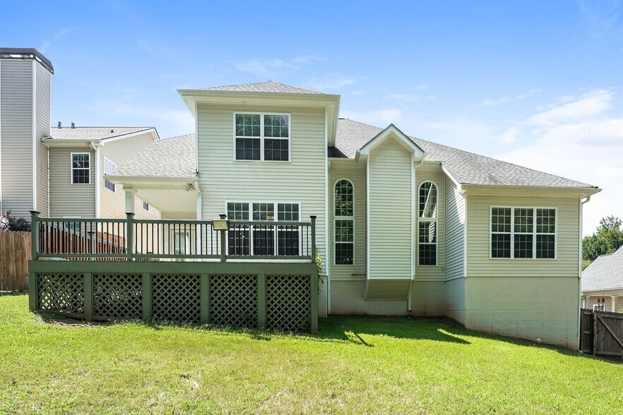 Building Photo - 106 Fairway Dr