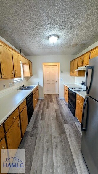 Building Photo - 1460 Flo Zechman Dr