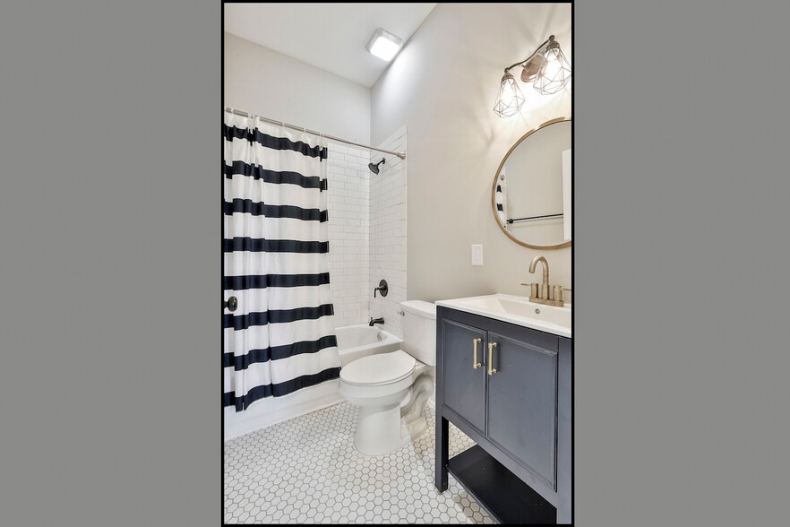 Building Photo - 91 E Washington St