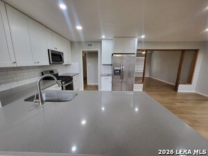 Building Photo - 235 Basswood Dr