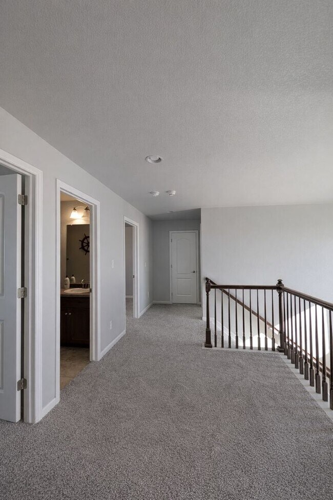 Building Photo - 22441 E Chenango Dr