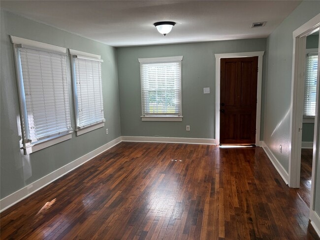 Building Photo - 510 Hicks St