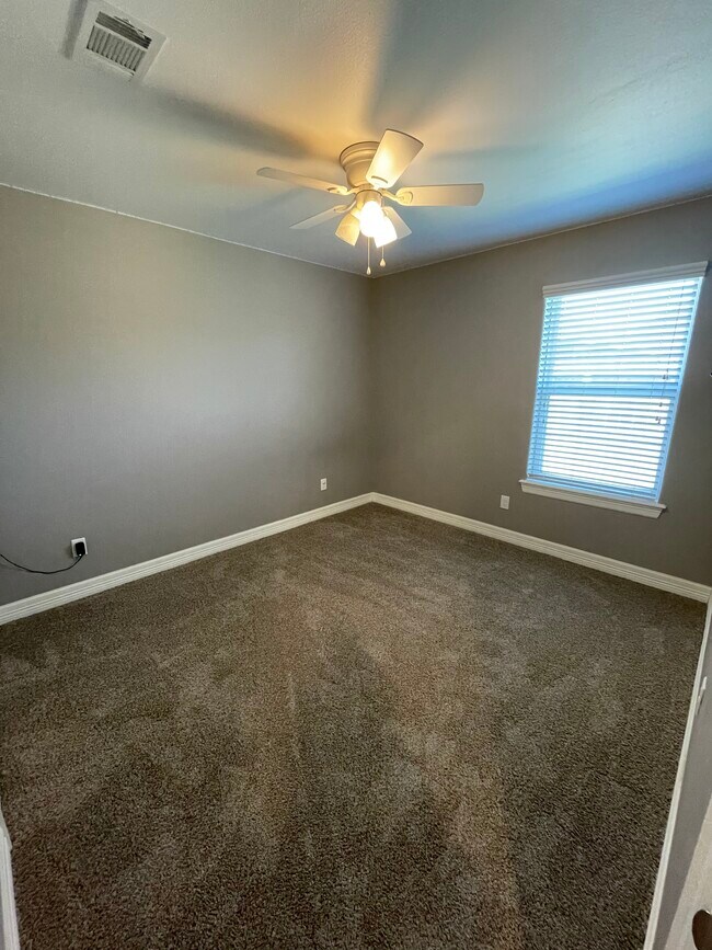 Building Photo - 6122 Stoney Brook Dr